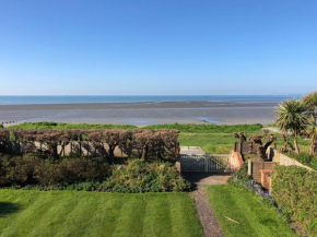 West Wittering beach house with direct beach access